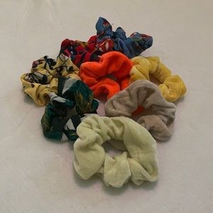 8 scrunchies